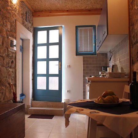 Lira - Studio Apartment Трогир Экстерьер фото